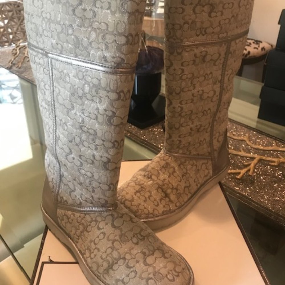 COACH SILVER "NIKOLE" BOOT - SIZE 8M